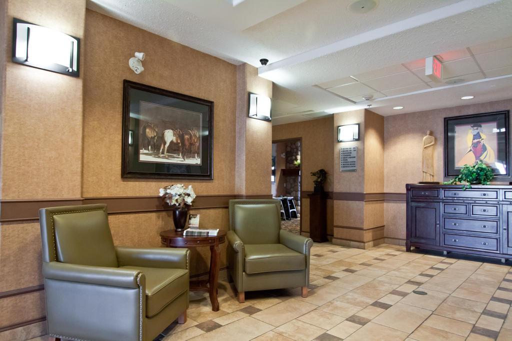Days Inn & Suites by Wyndham Strathmore
