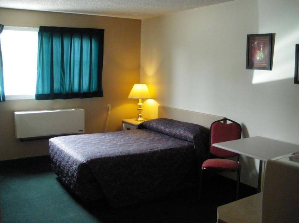Sundre Motor Inn