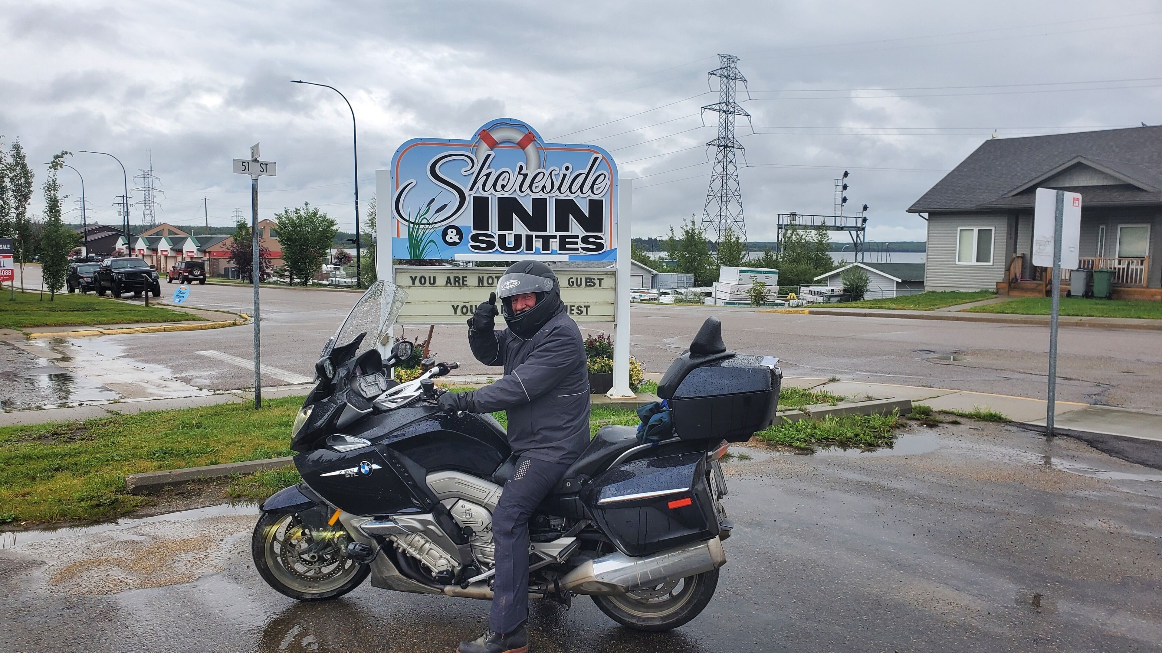 Shoreside Inn & Suites