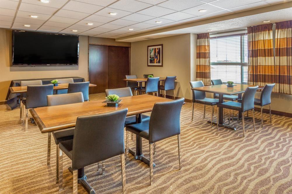 Microtel Inn & Suites by Wyndham Whitecourt