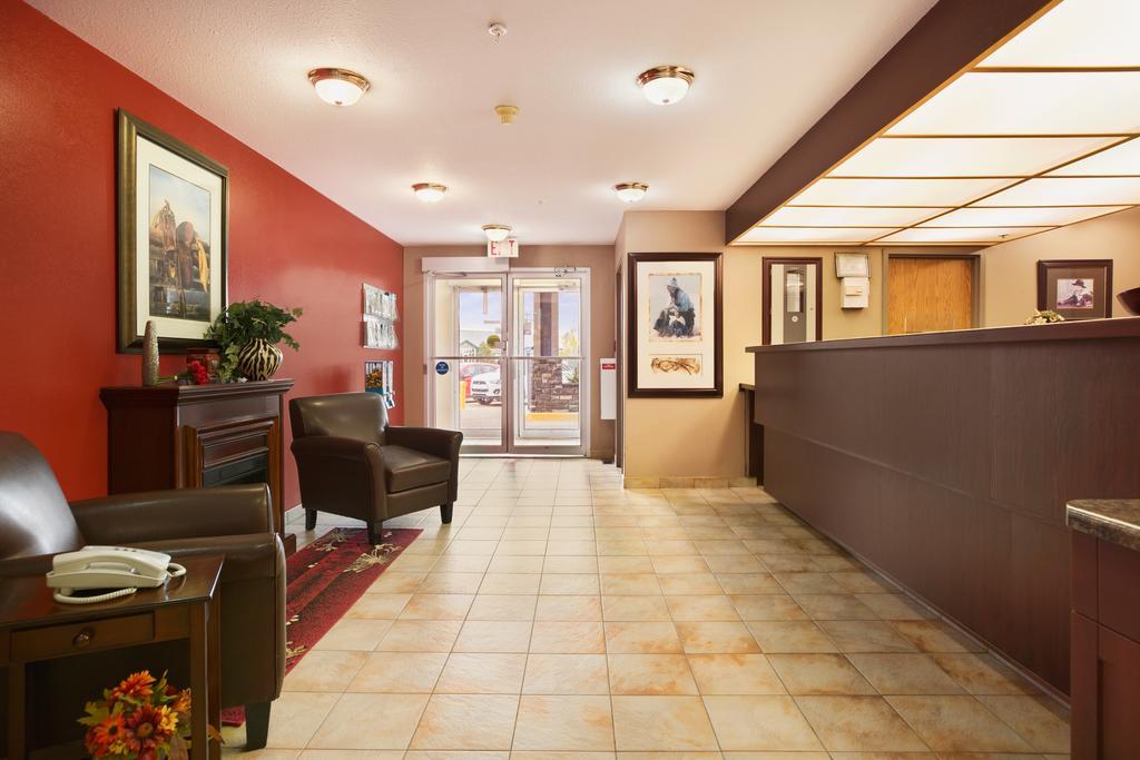 Super 8 by Wyndham Whitecourt