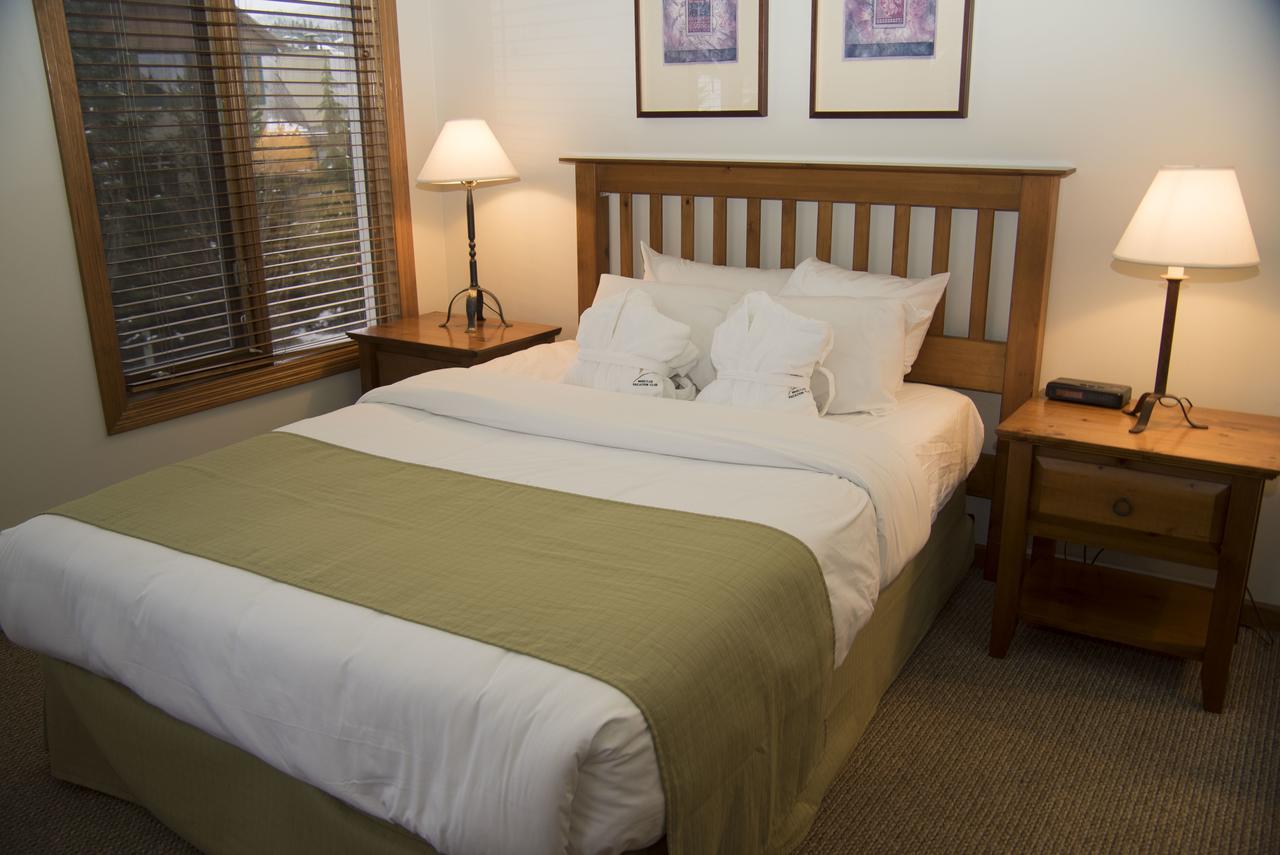 Twin Peaks Hotel Whistler