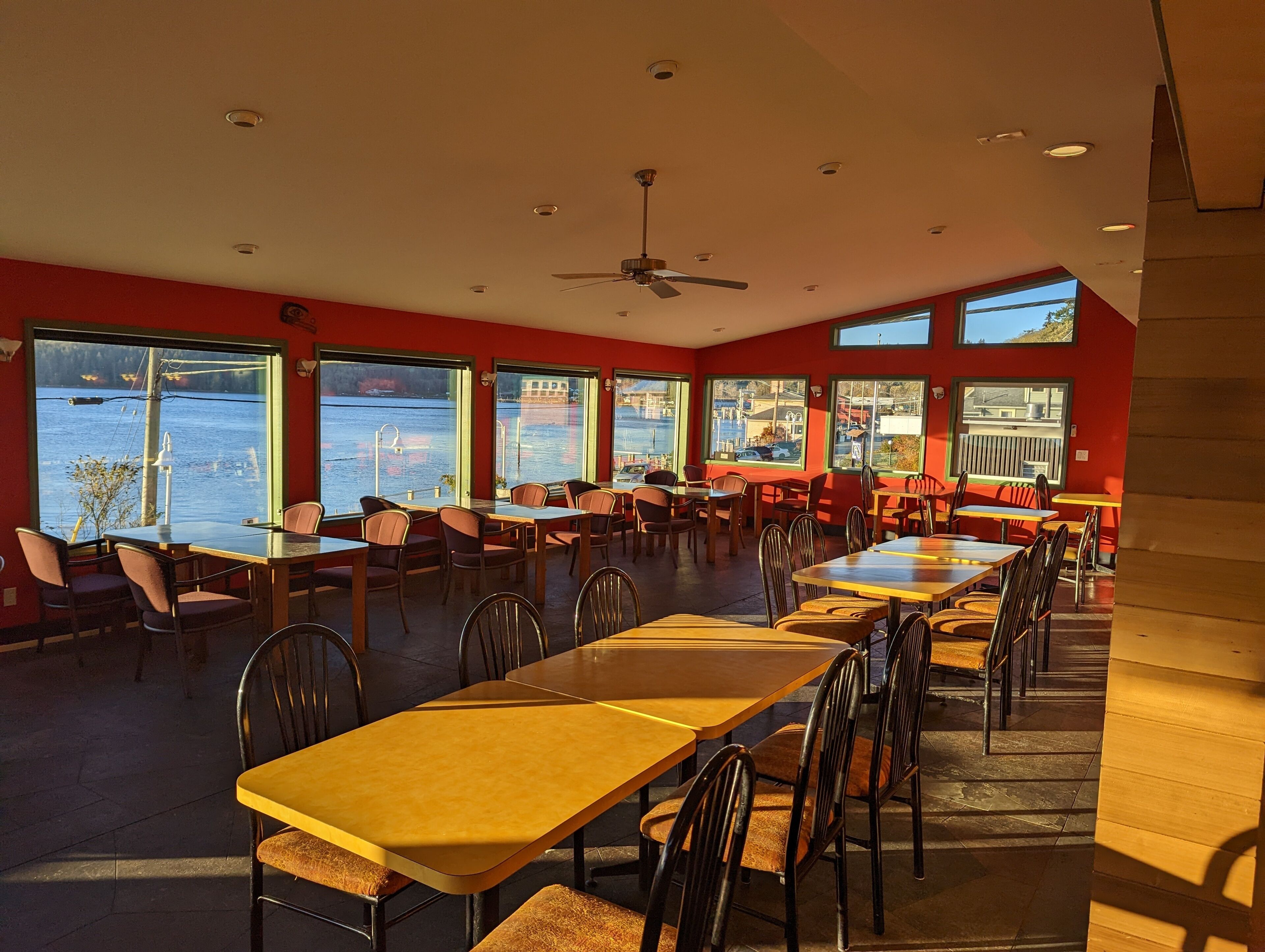 Gordie's Restaurant Lounge Inn