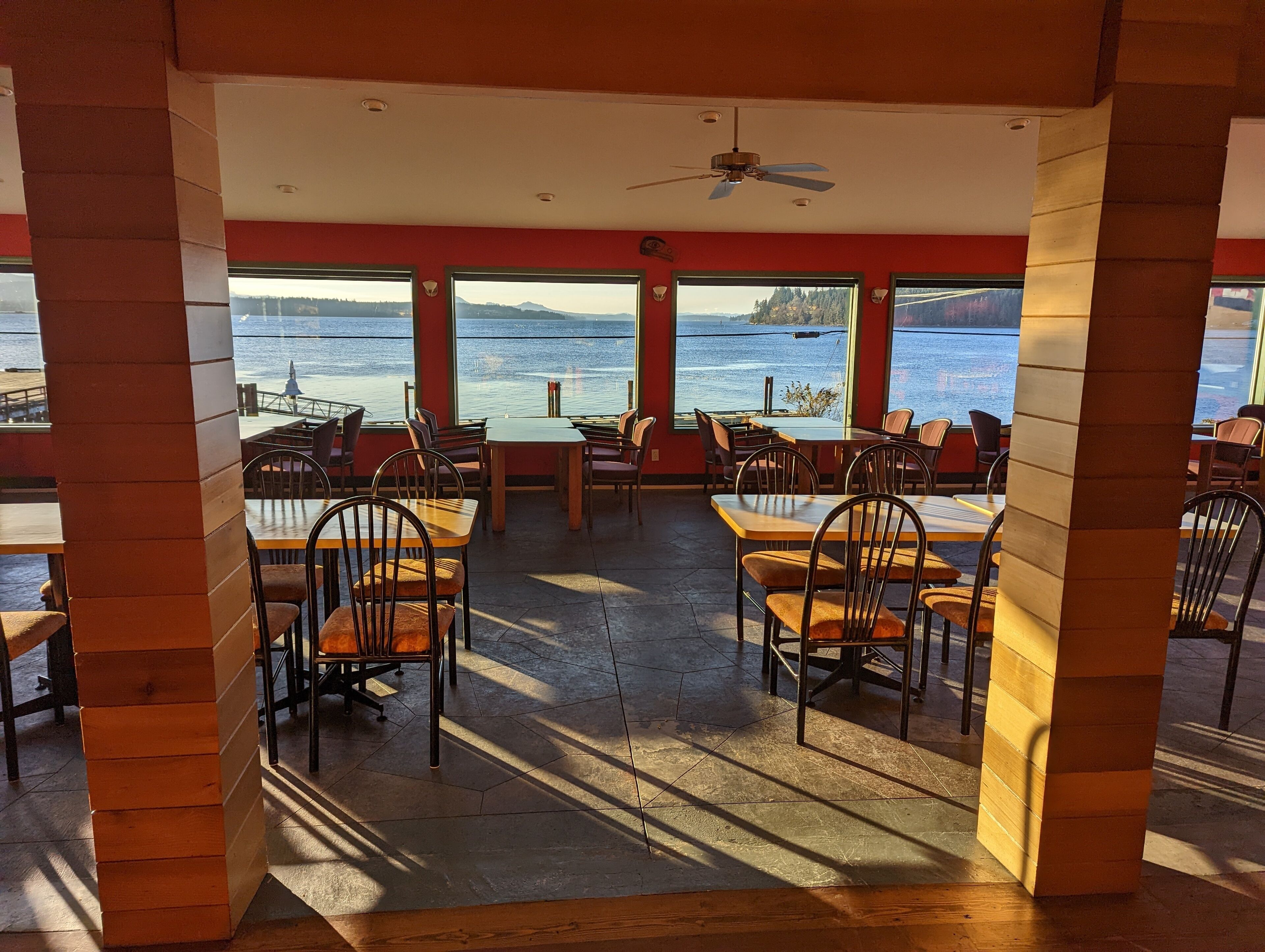 Gordie's Restaurant Lounge Inn