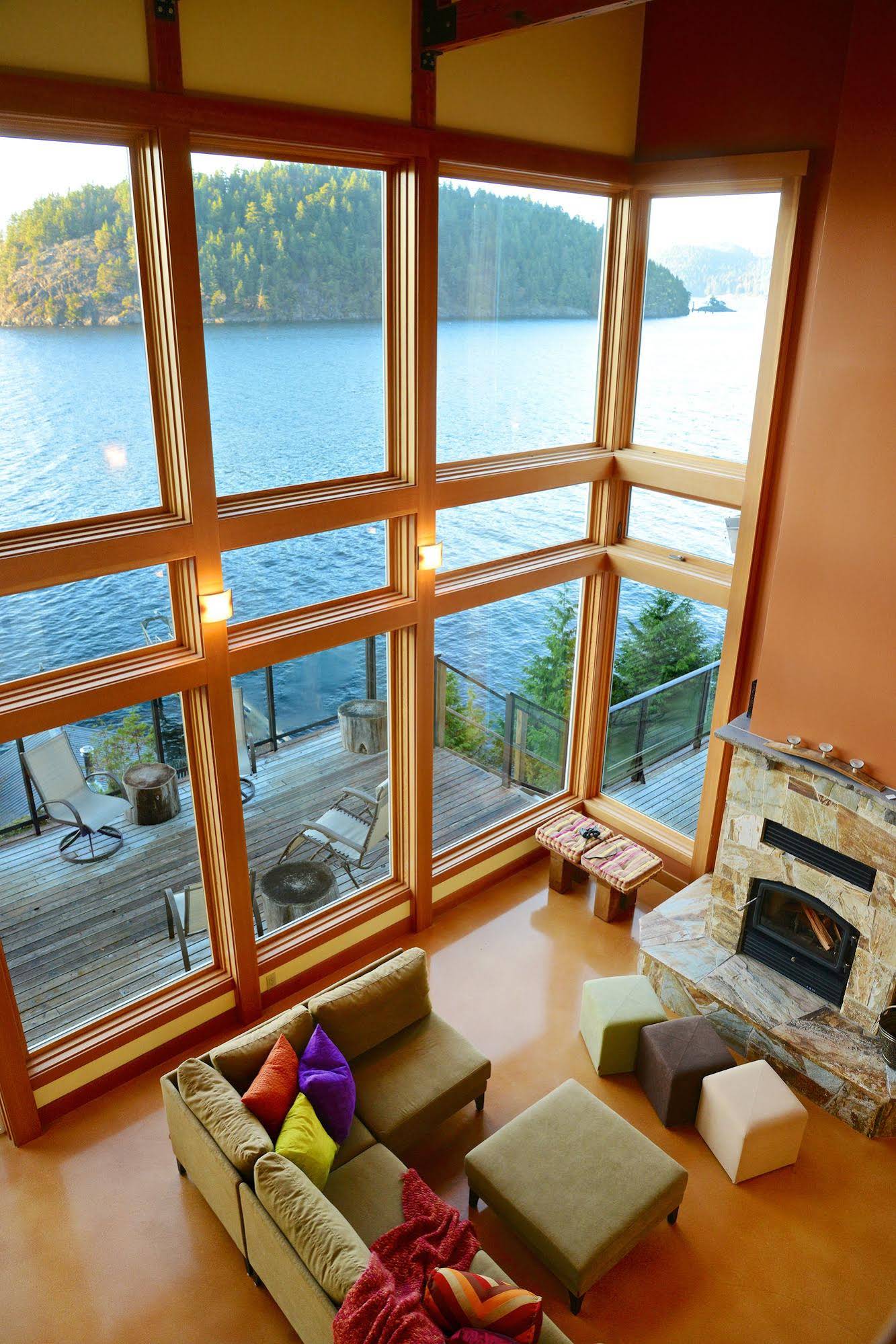 Eastman Waterfront Cottage