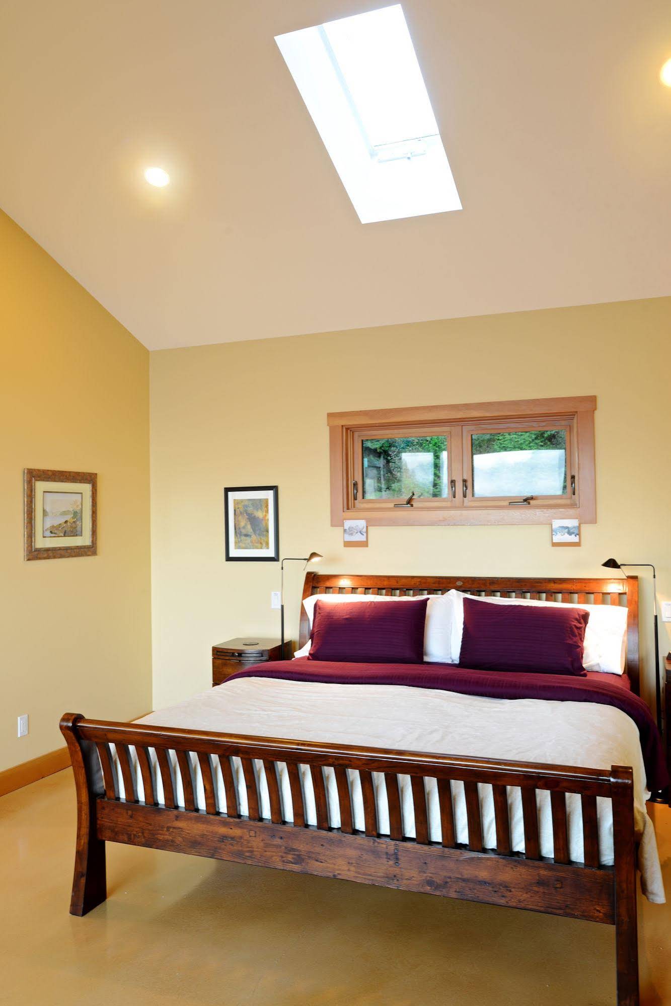 Eastman Waterfront Cottage
