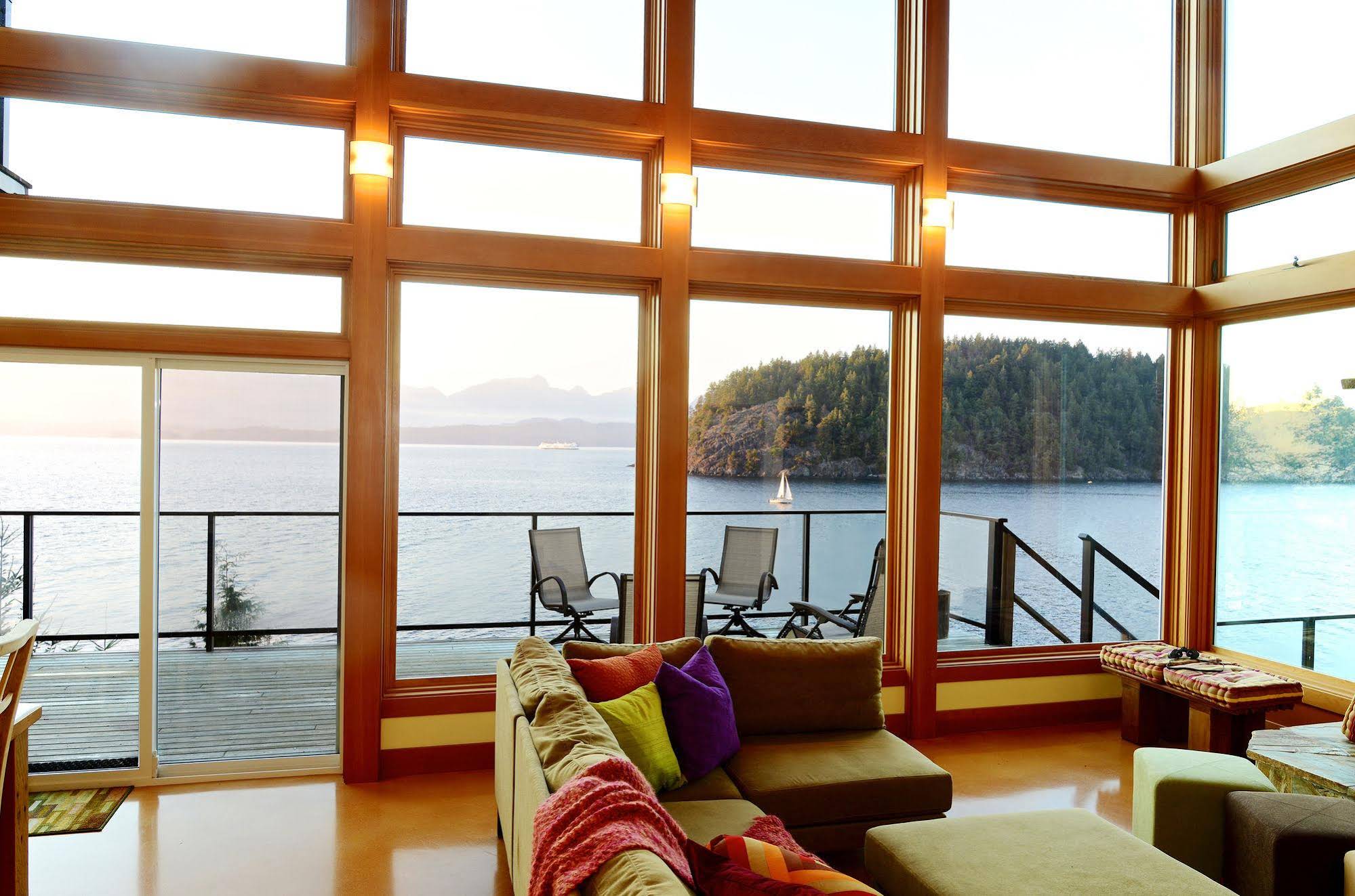 Eastman Waterfront Cottage