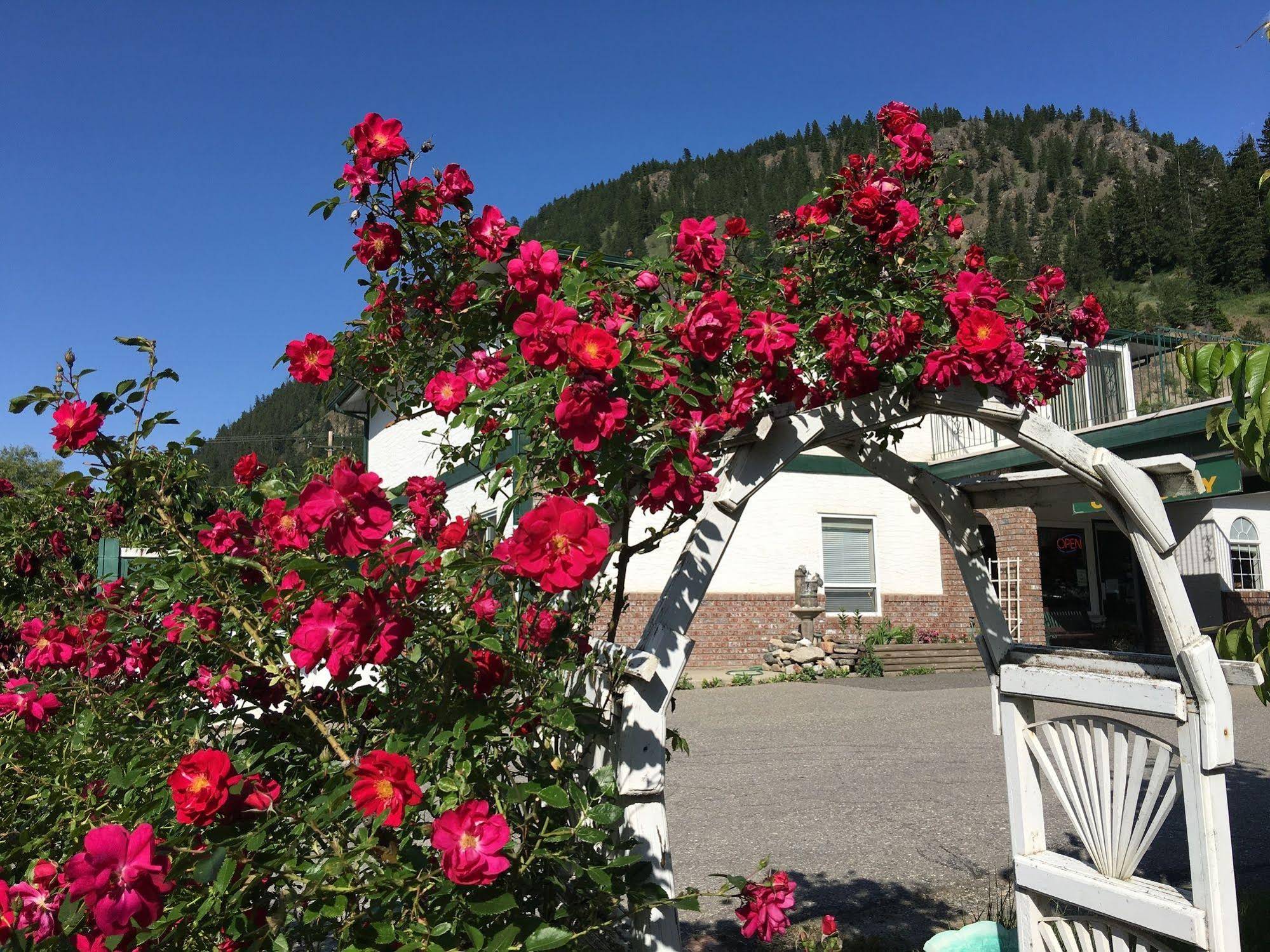 Chase Country Inn Motel
