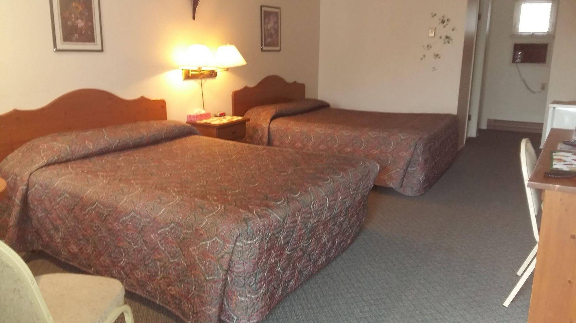 Chase Country Inn Motel