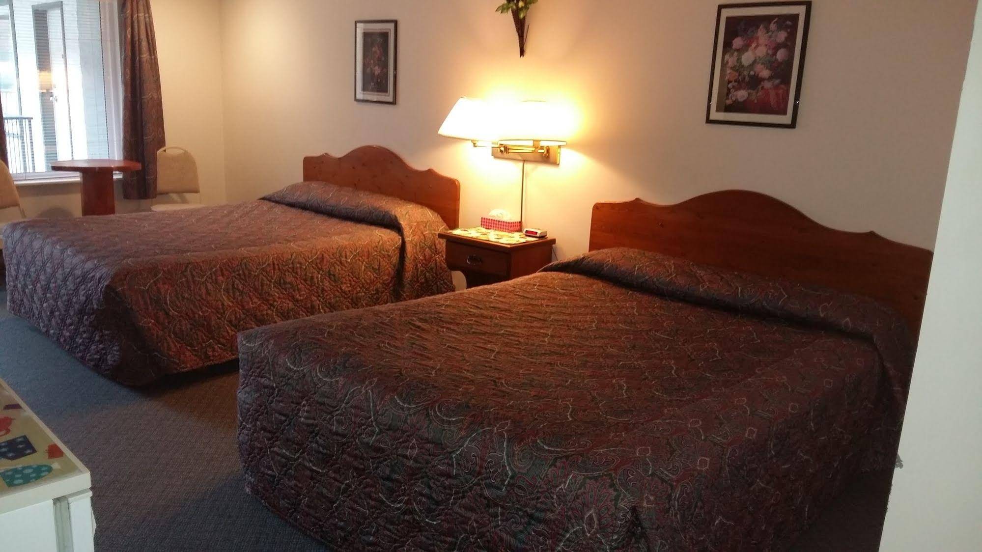 Chase Country Inn Motel