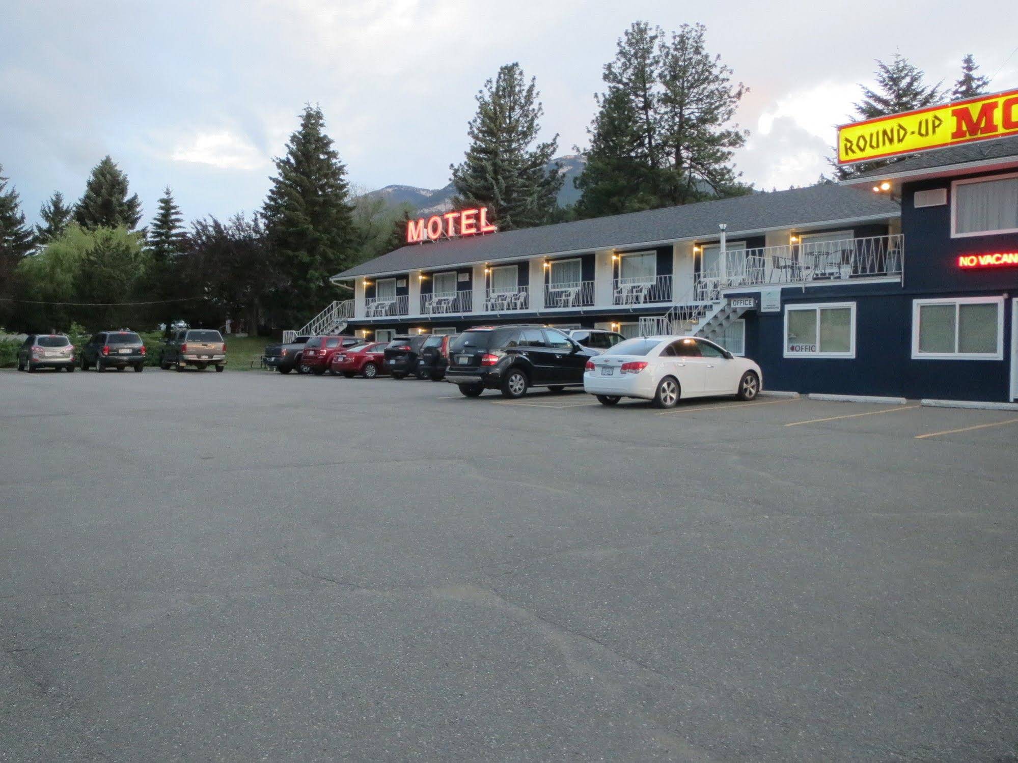 Round Up Motel