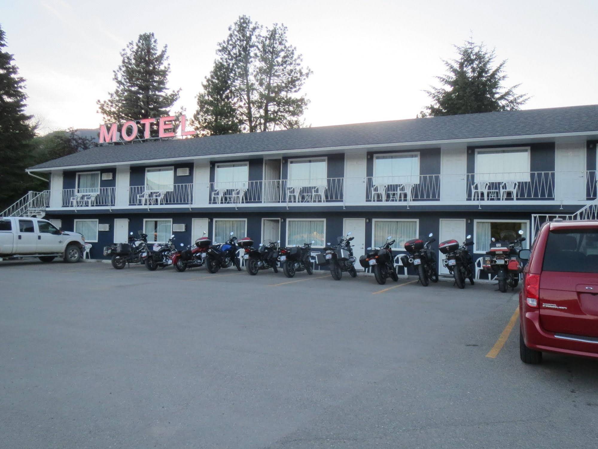 Round Up Motel