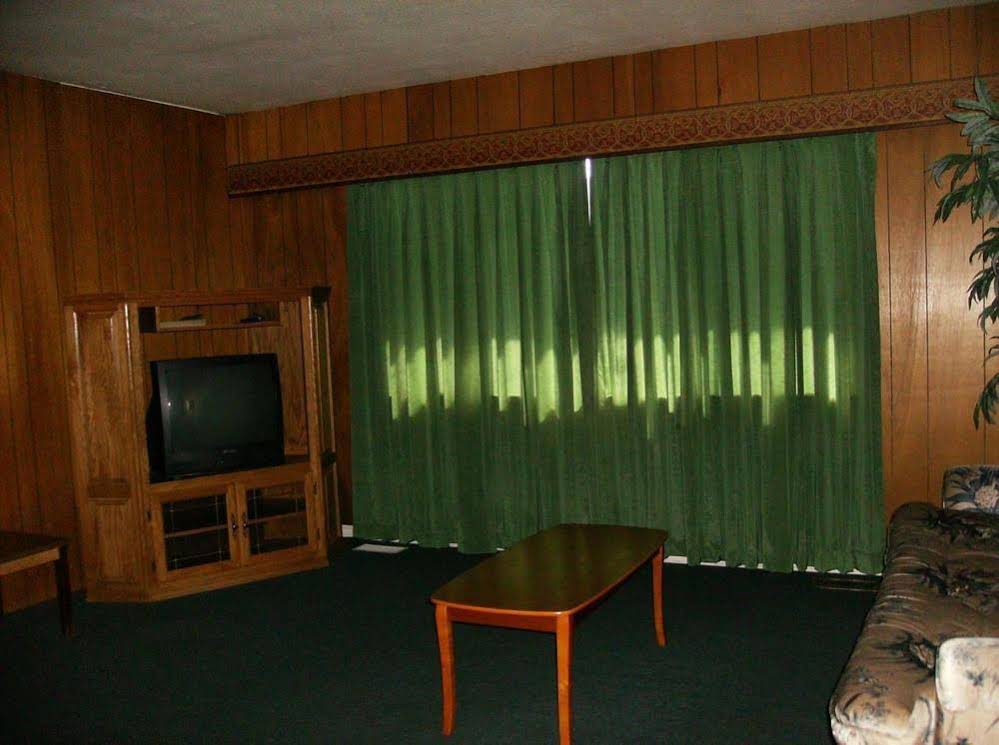 River Heights Motel