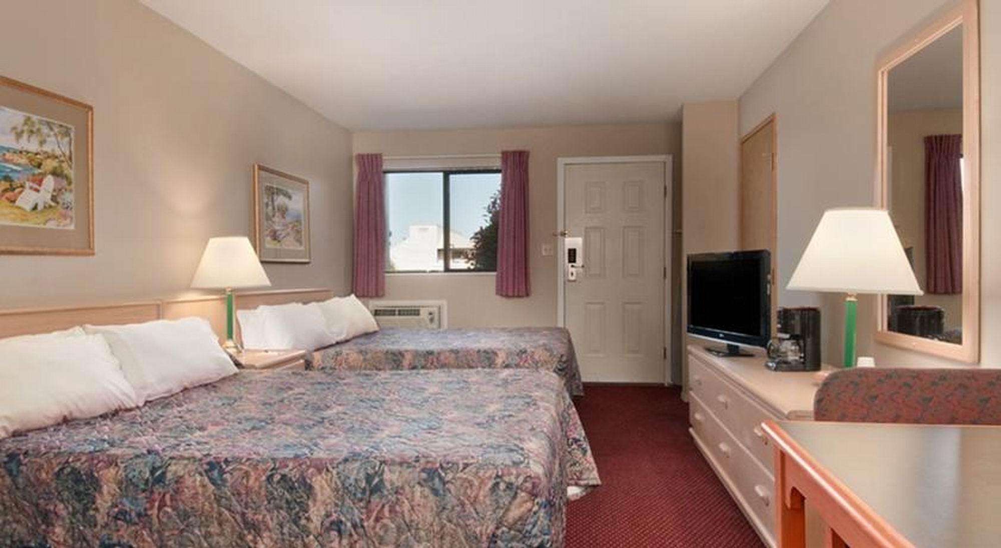Coast Courtenay Hotel