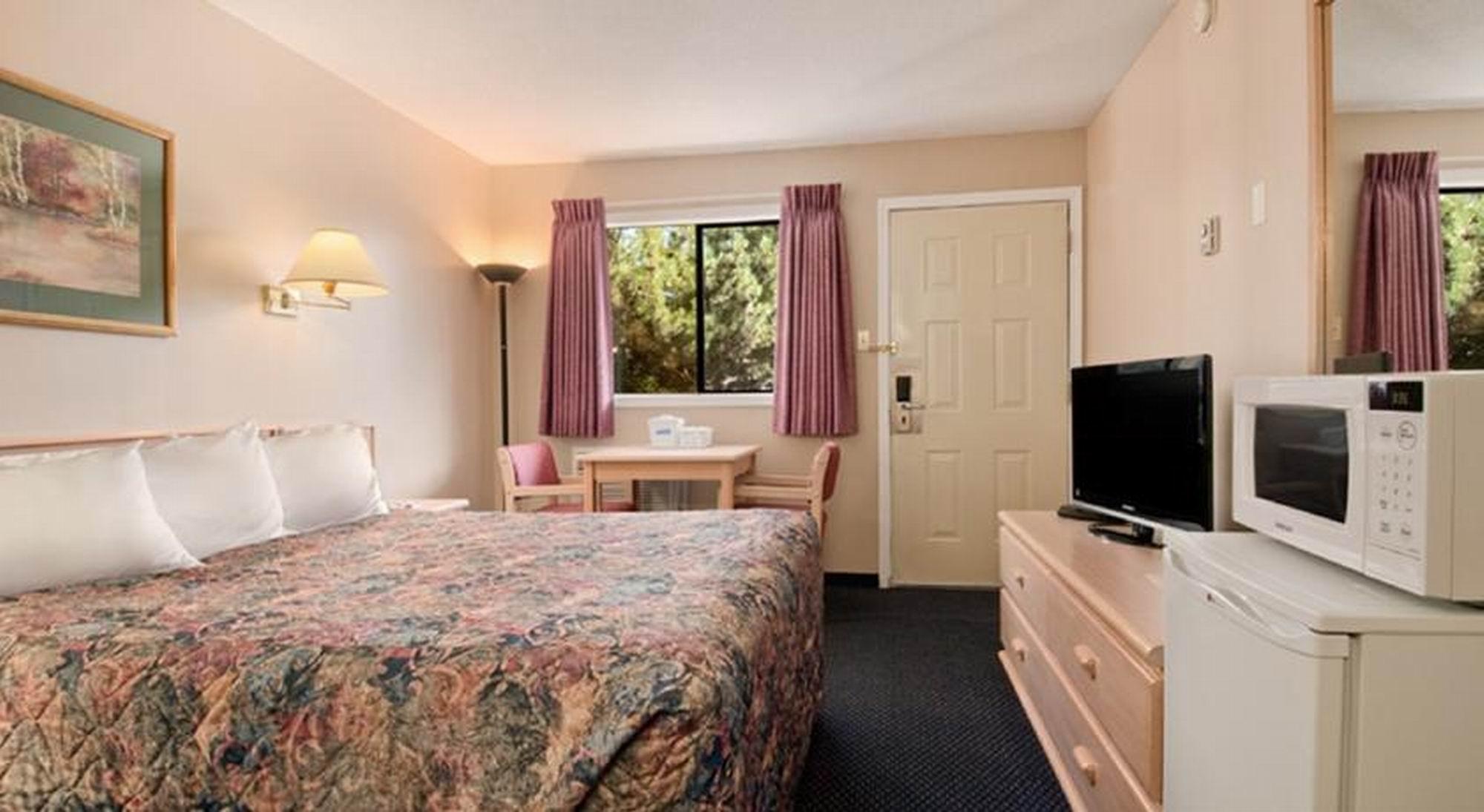 Coast Courtenay Hotel