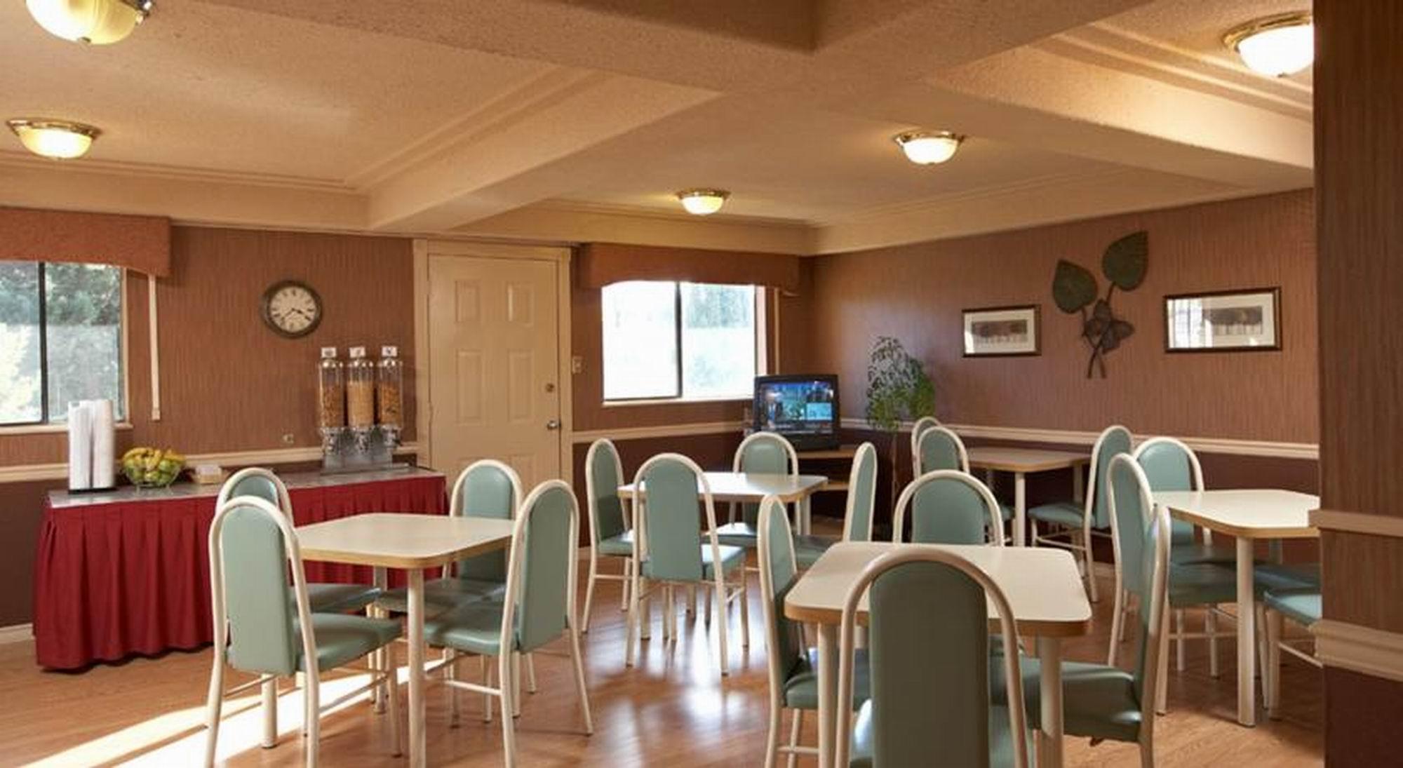 Coast Courtenay Hotel