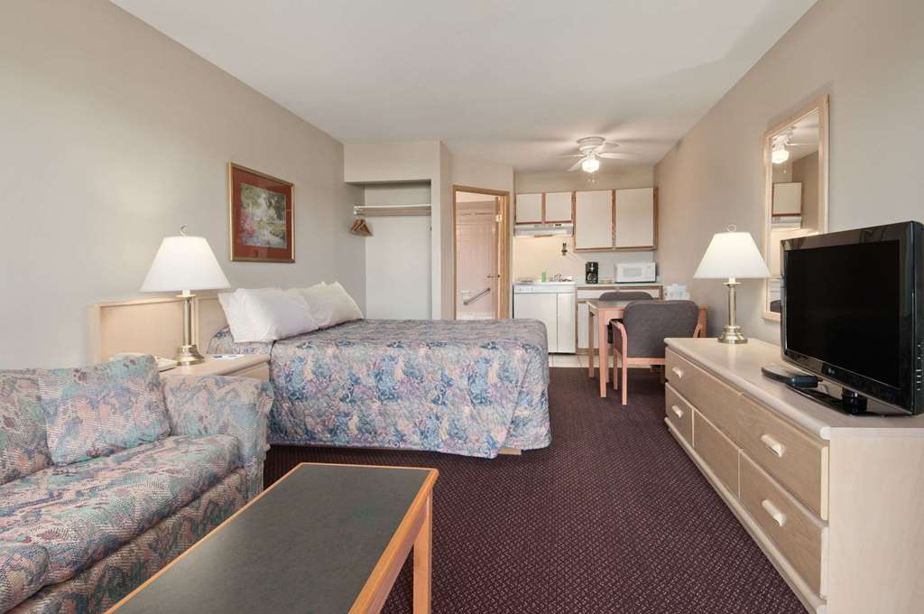 Coast Courtenay Hotel
