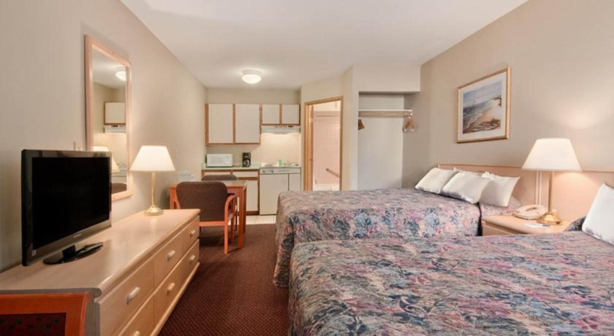 Coast Courtenay Hotel