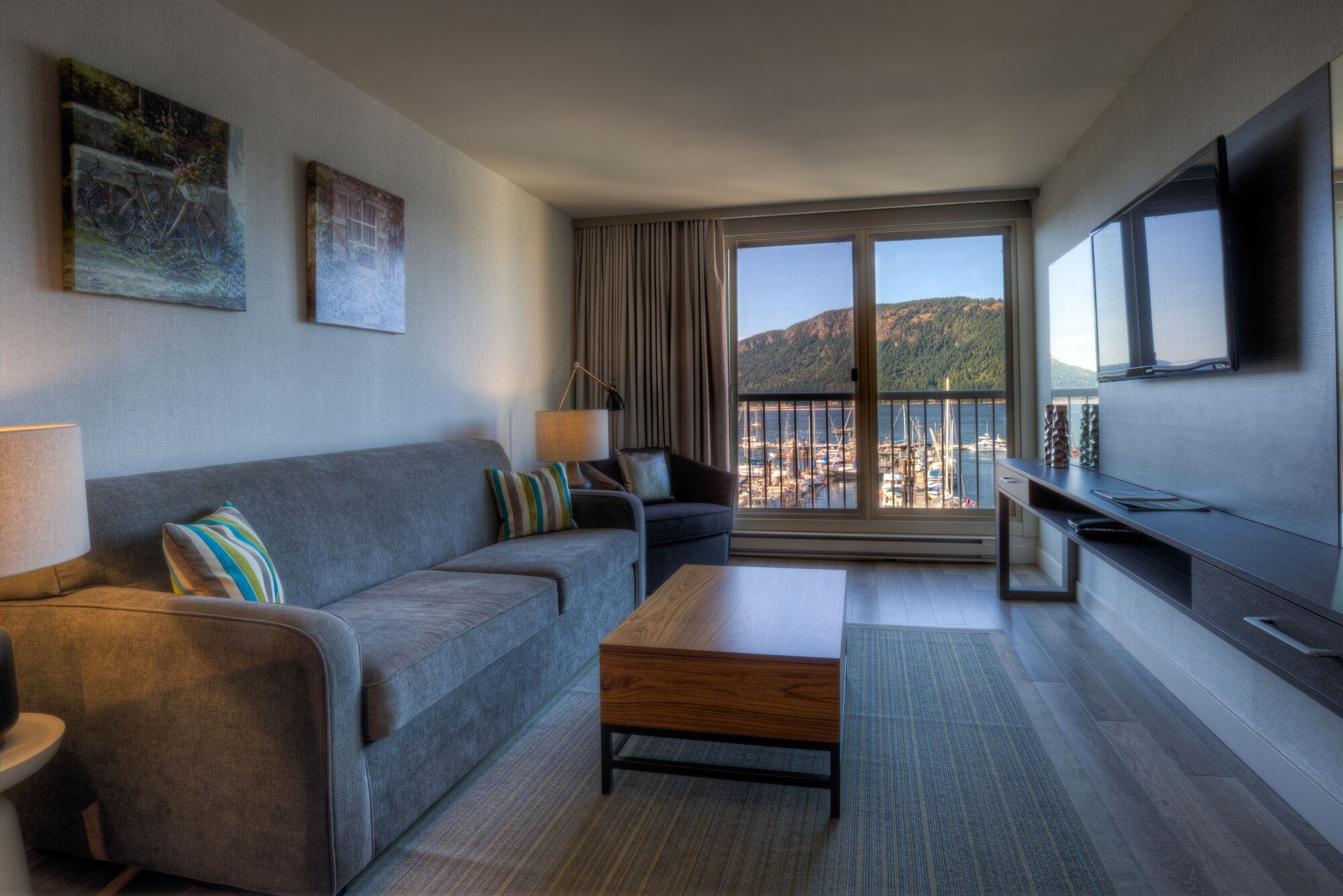Oceanfront Suites At Cowichan Bay
