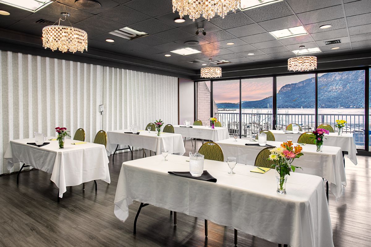 Oceanfront Suites At Cowichan Bay
