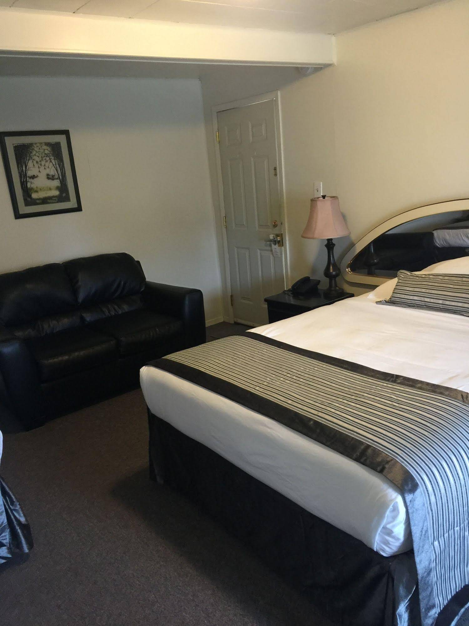 Voyageur Motor Inn