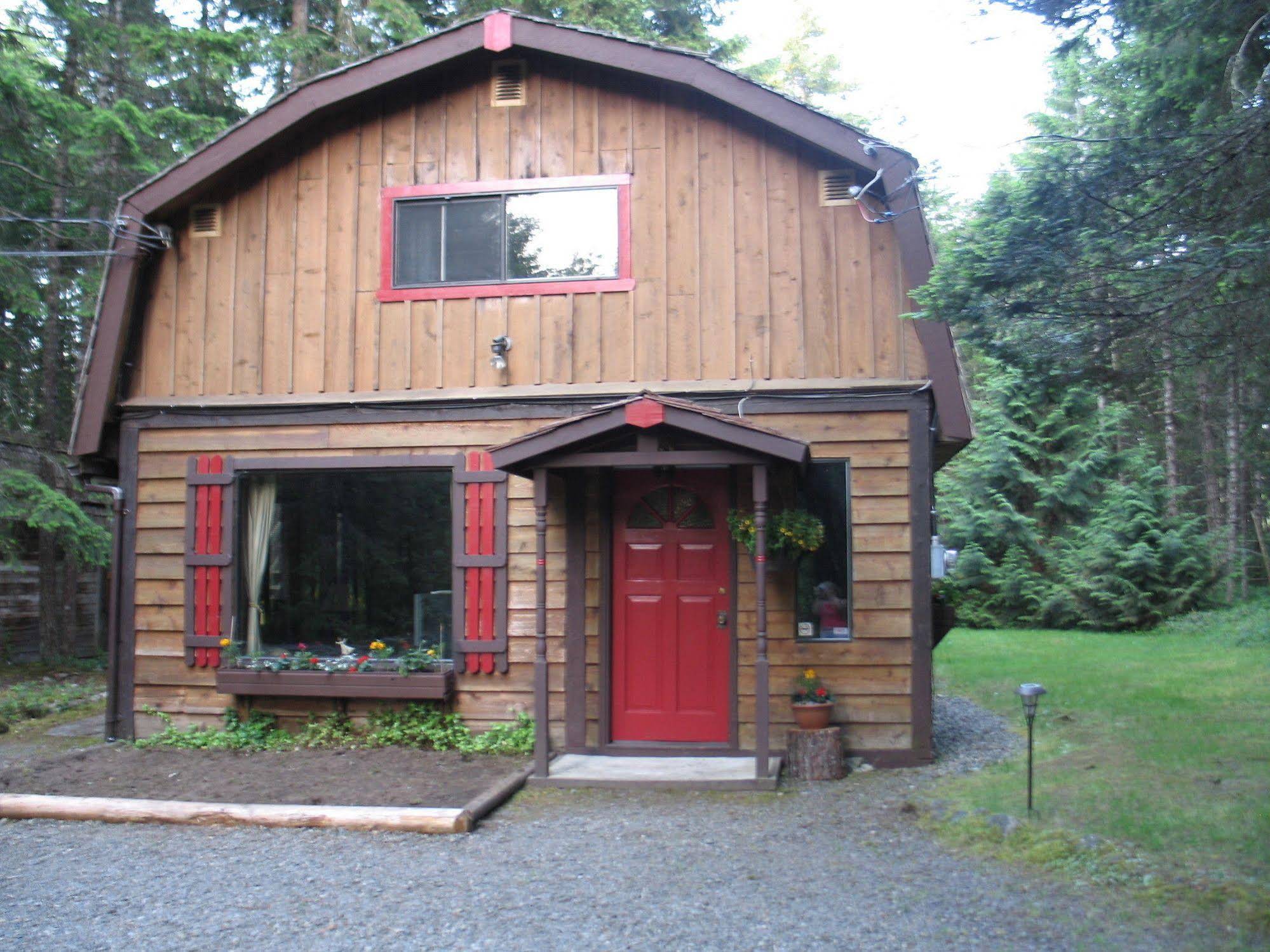 Cedar Song Bed And Breakfast And Cottage