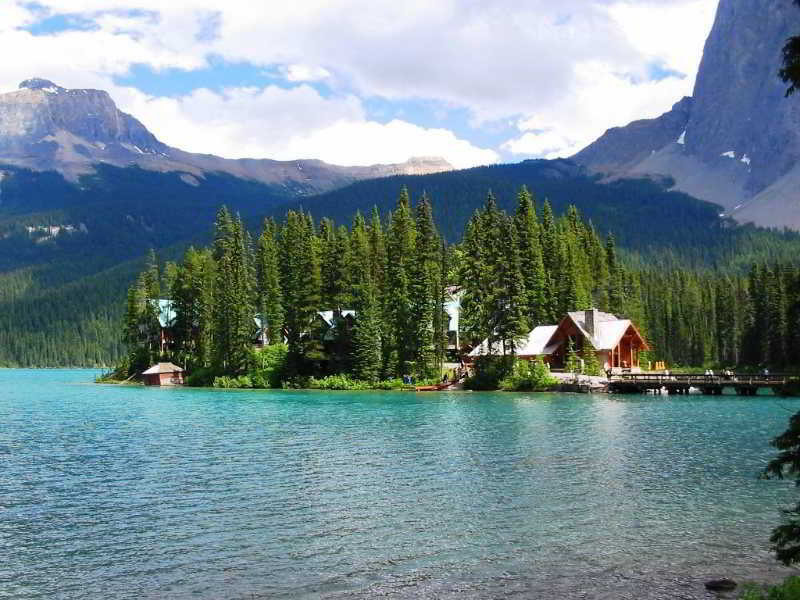 Emerald Lake Lodge
