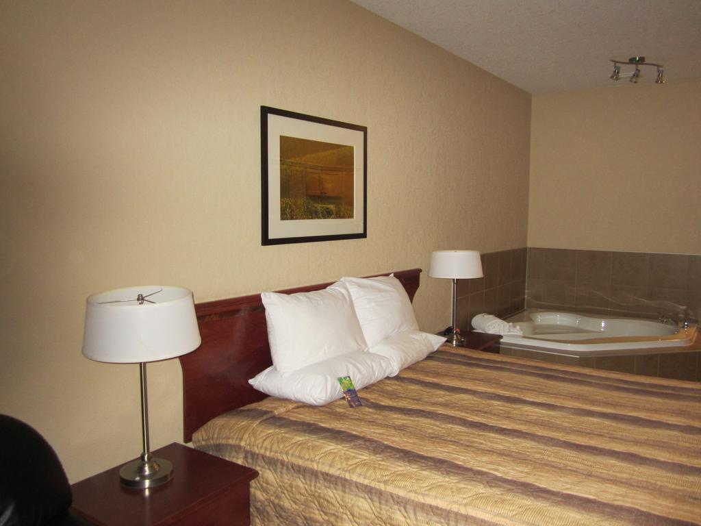 Lakeview Inn & Suites Fort Nelson