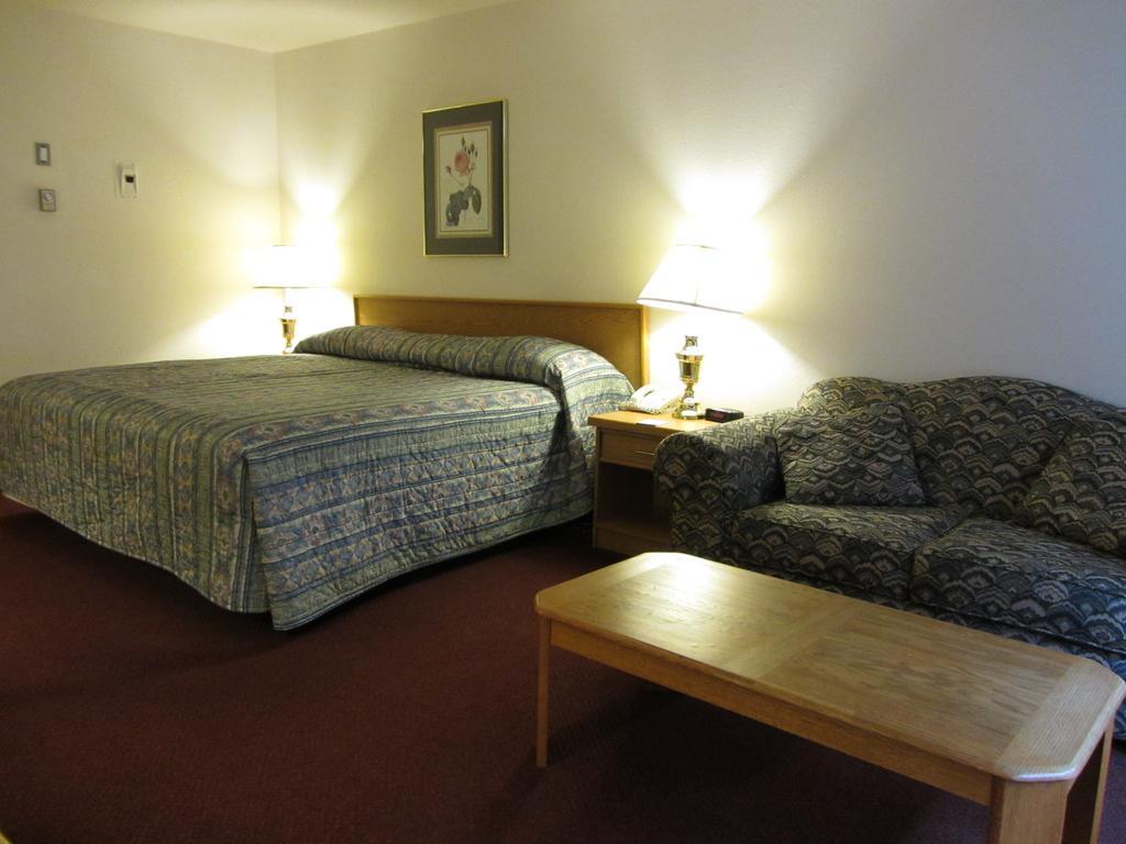 Howard Johnson by Wyndham Fort St. John