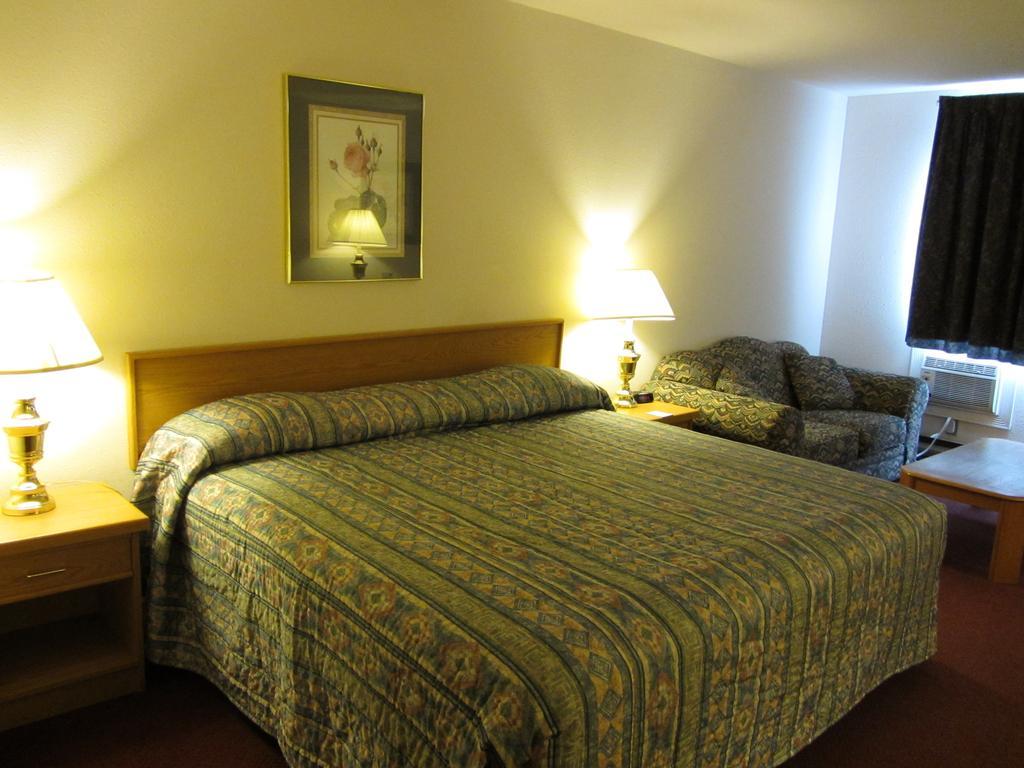 Howard Johnson by Wyndham Fort St. John