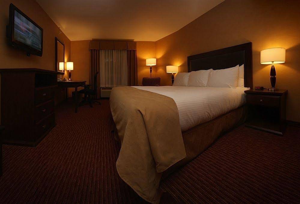 Pomeroy Hotel & Conference Centre