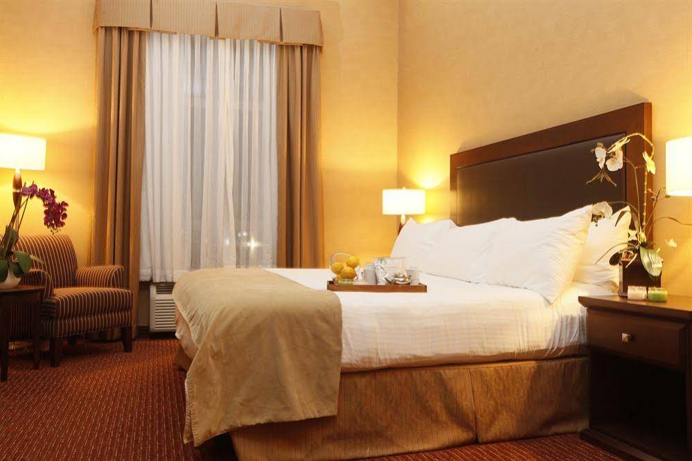 Pomeroy Hotel & Conference Centre
