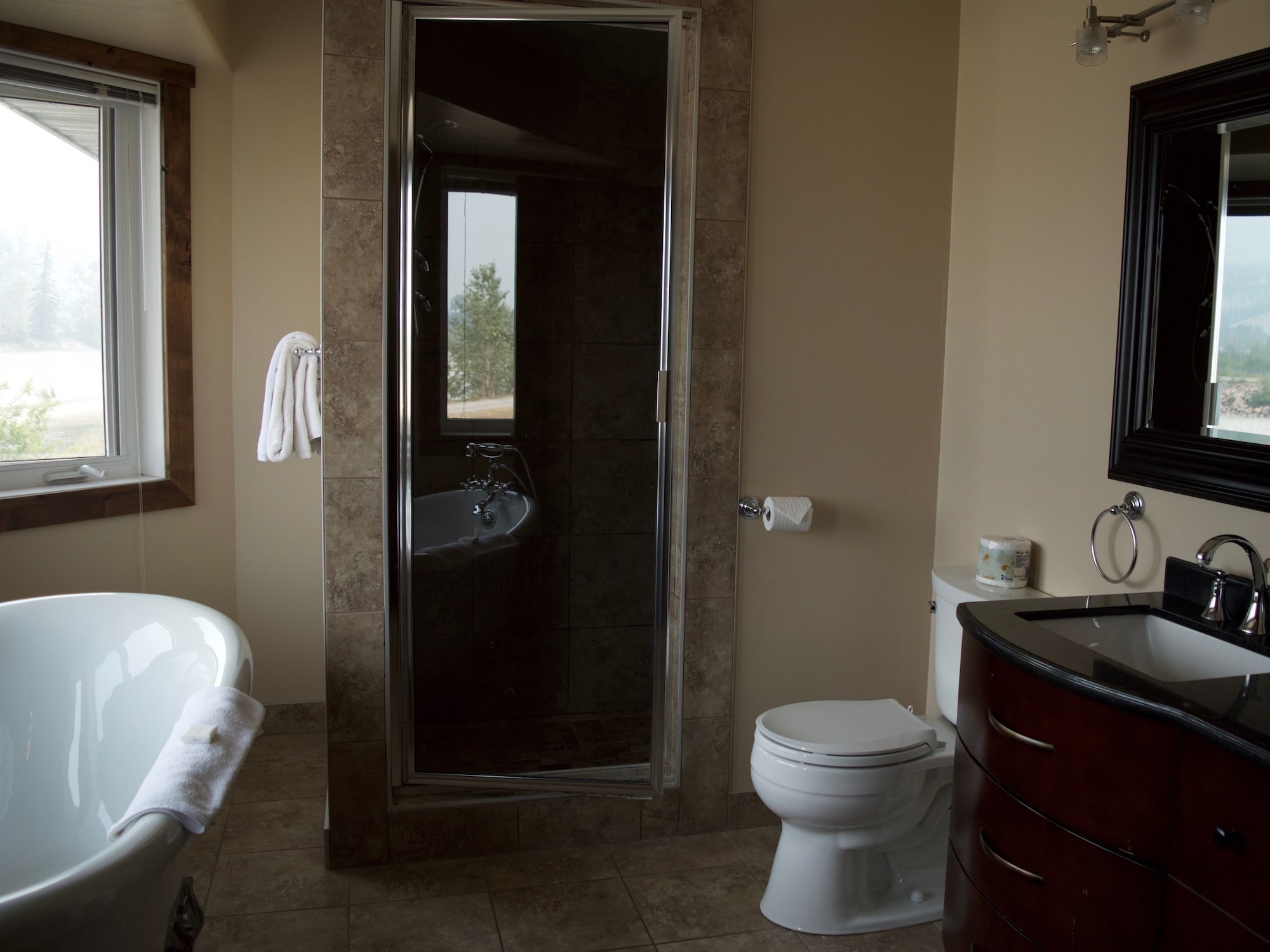River to Peaks Inn