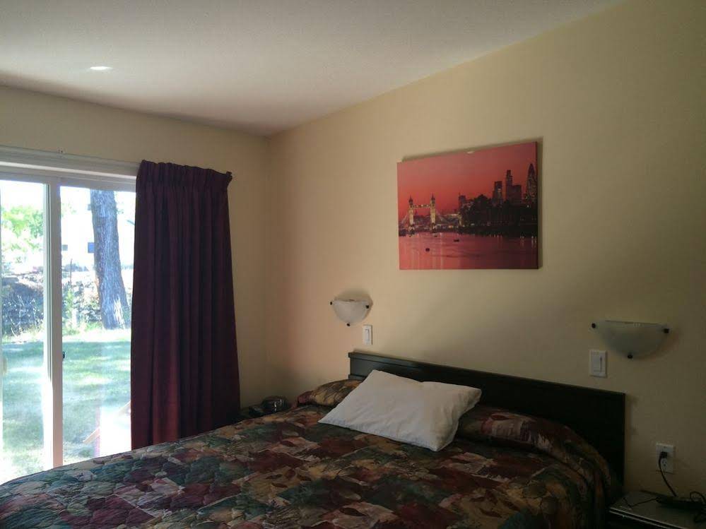 Johnny's Motel
