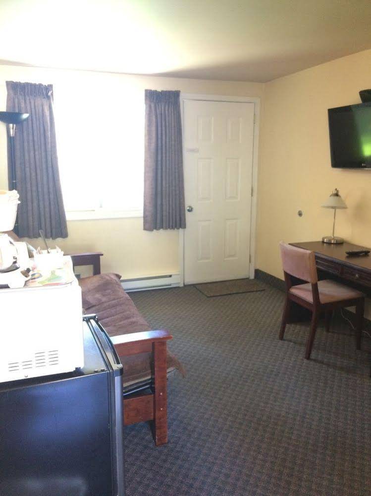 Johnny's Motel