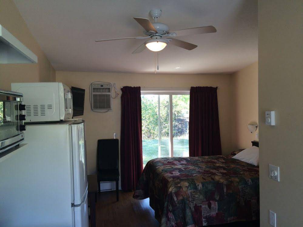 Johnny's Motel