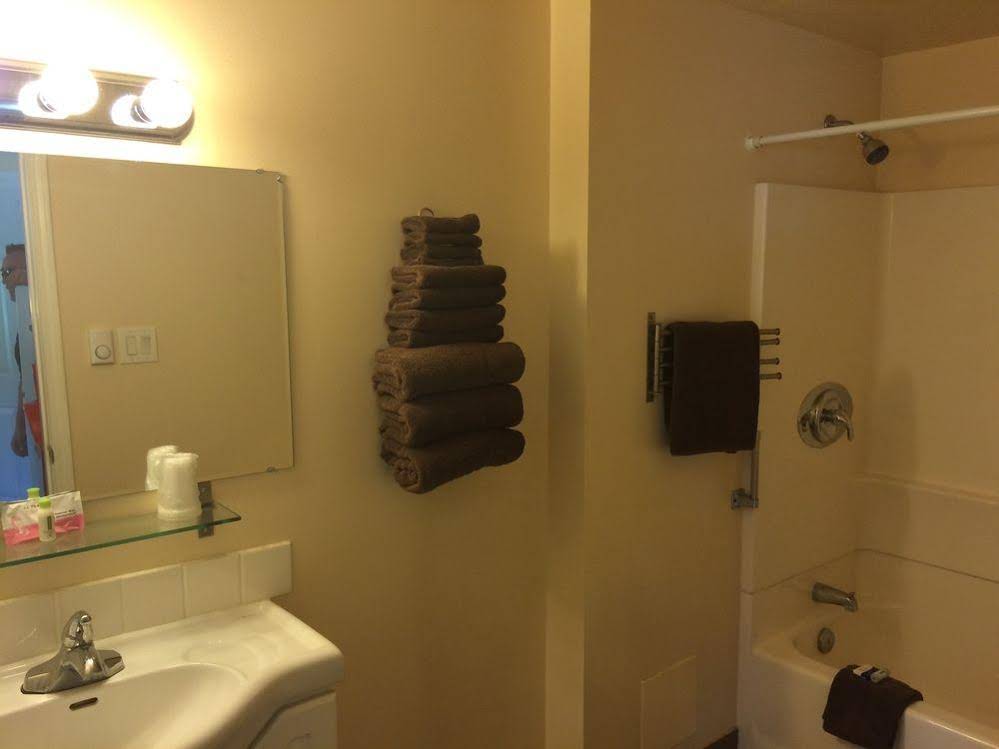 Johnny's Motel