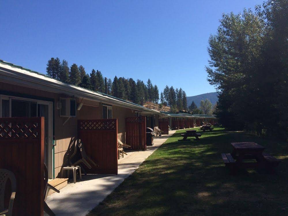 Johnny's Motel