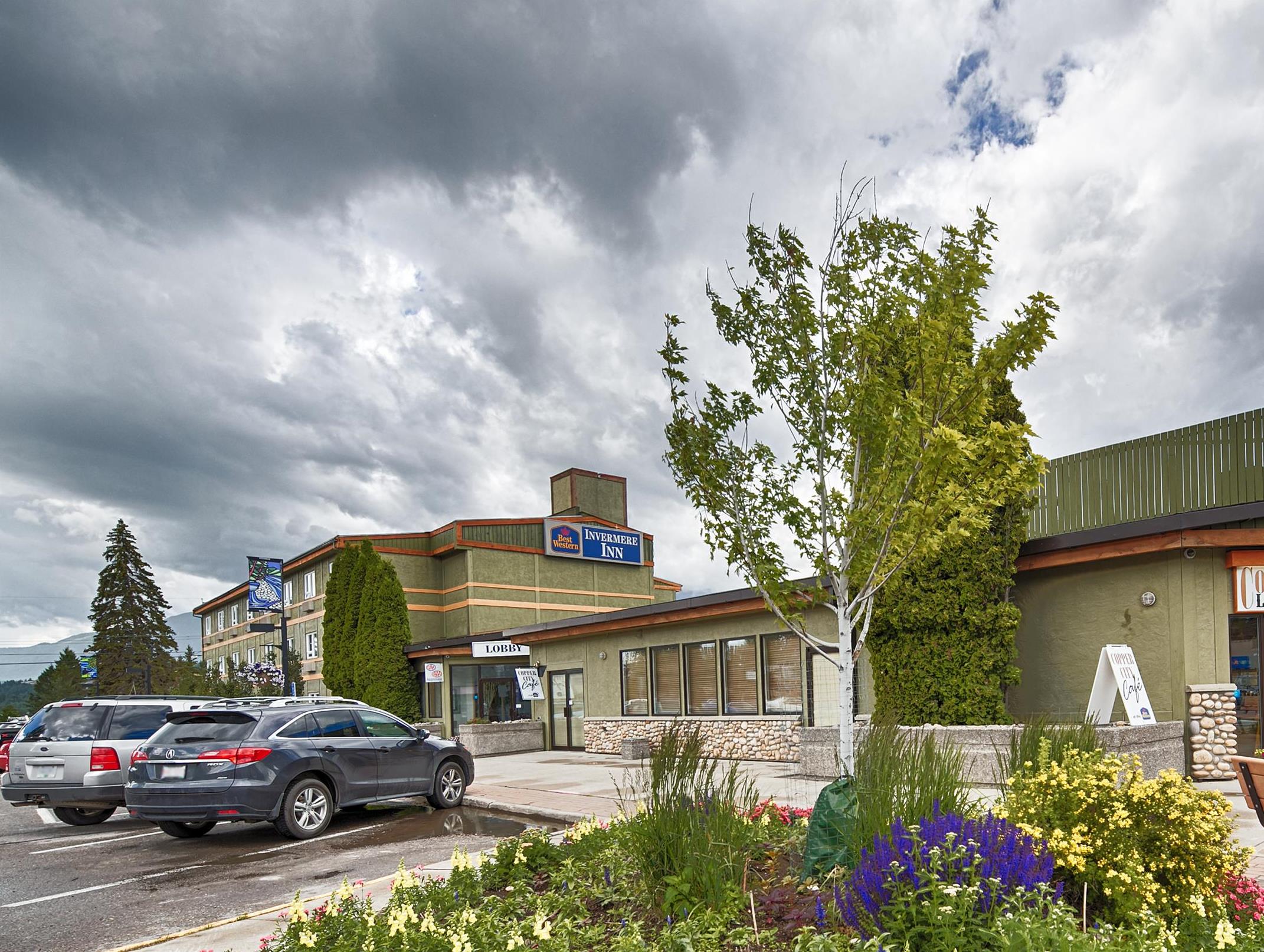 Invermere Inn
