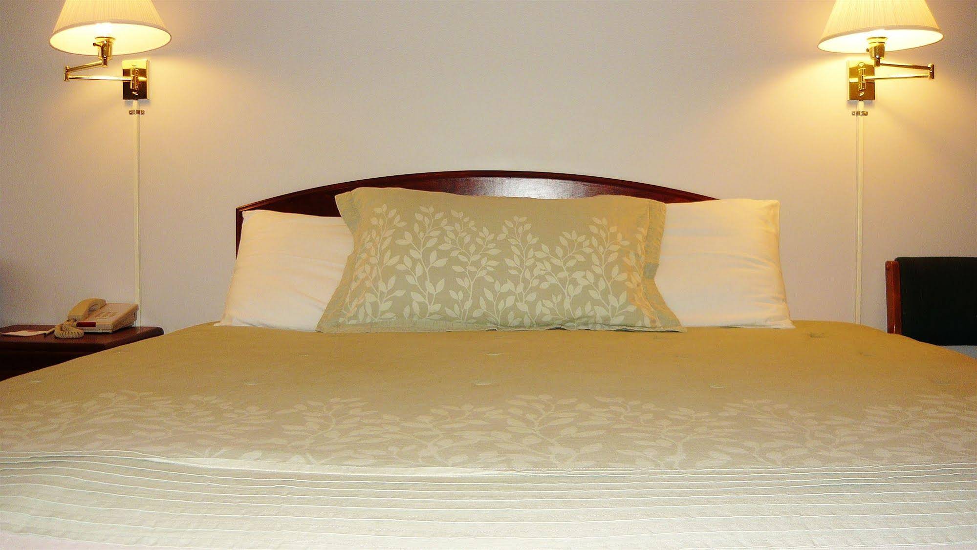 Canadas Best Value Inn & Suites Kamloops