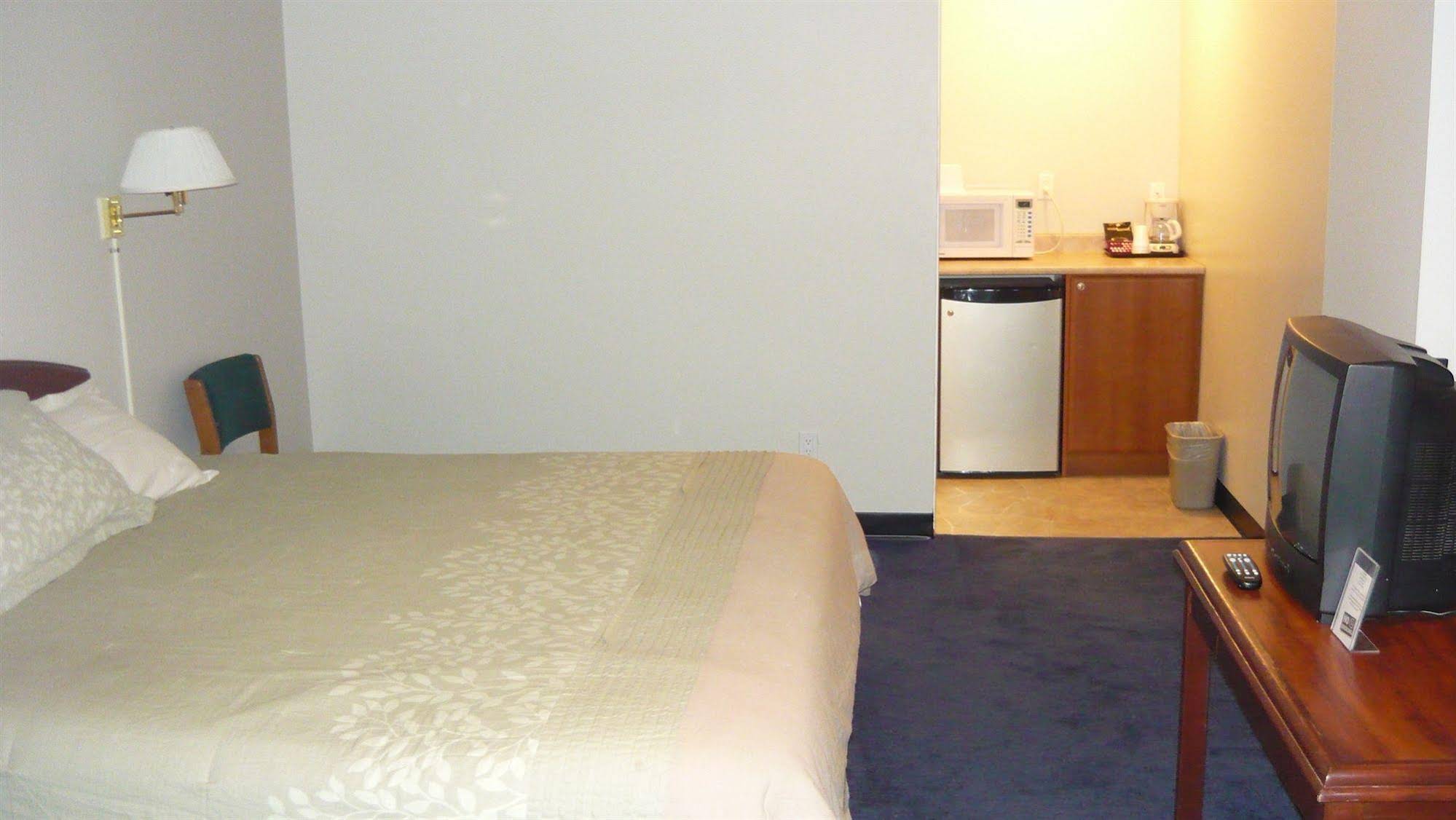 Canadas Best Value Inn & Suites Kamloops
