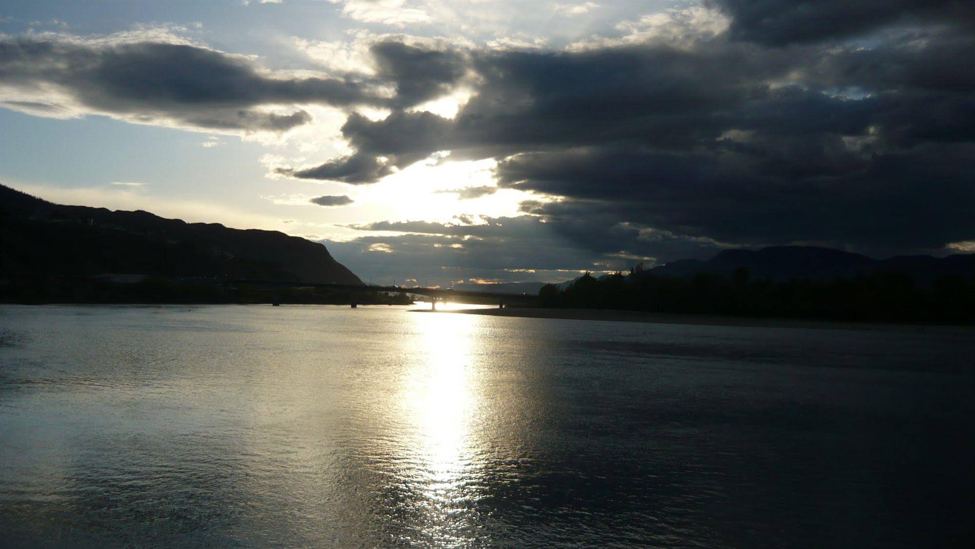 Canadas Best Value Inn & Suites Kamloops