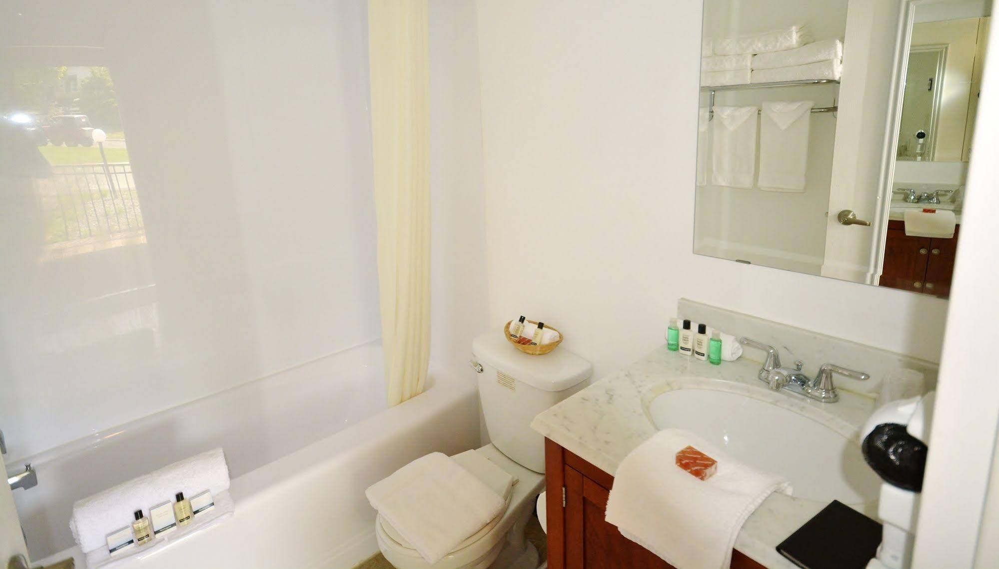 Canadas Best Value Inn & Suites Kamloops