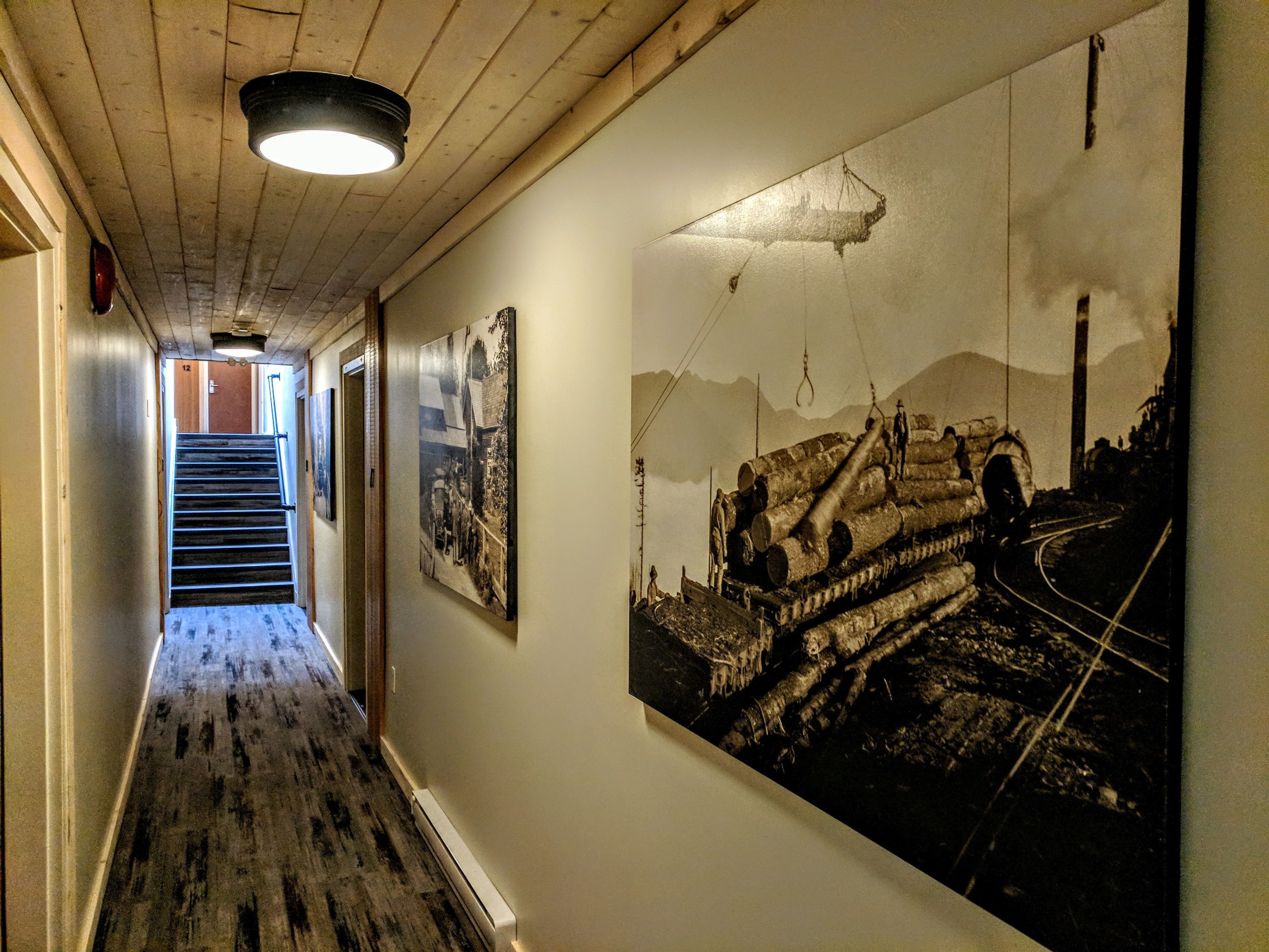 Riverside Inn