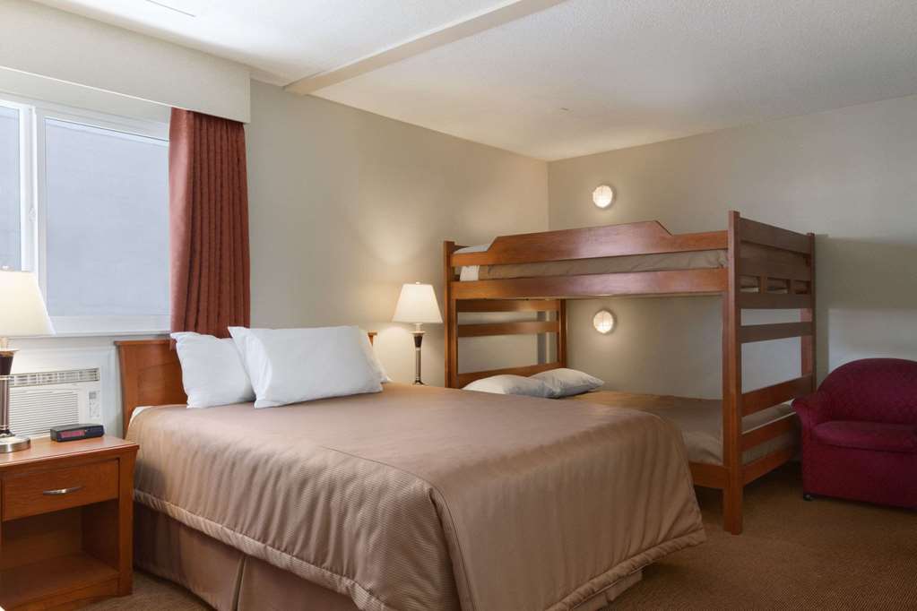 Travelodge by Wyndham Langley