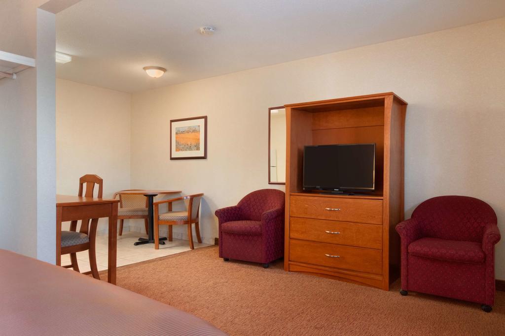 Travelodge by Wyndham Langley