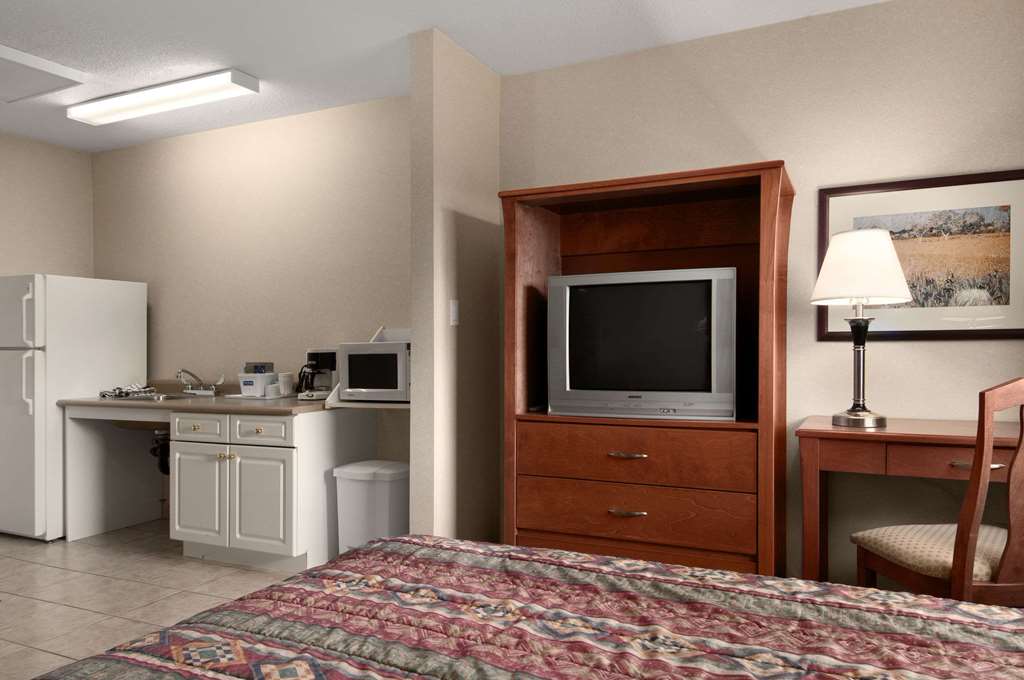 Travelodge by Wyndham Langley