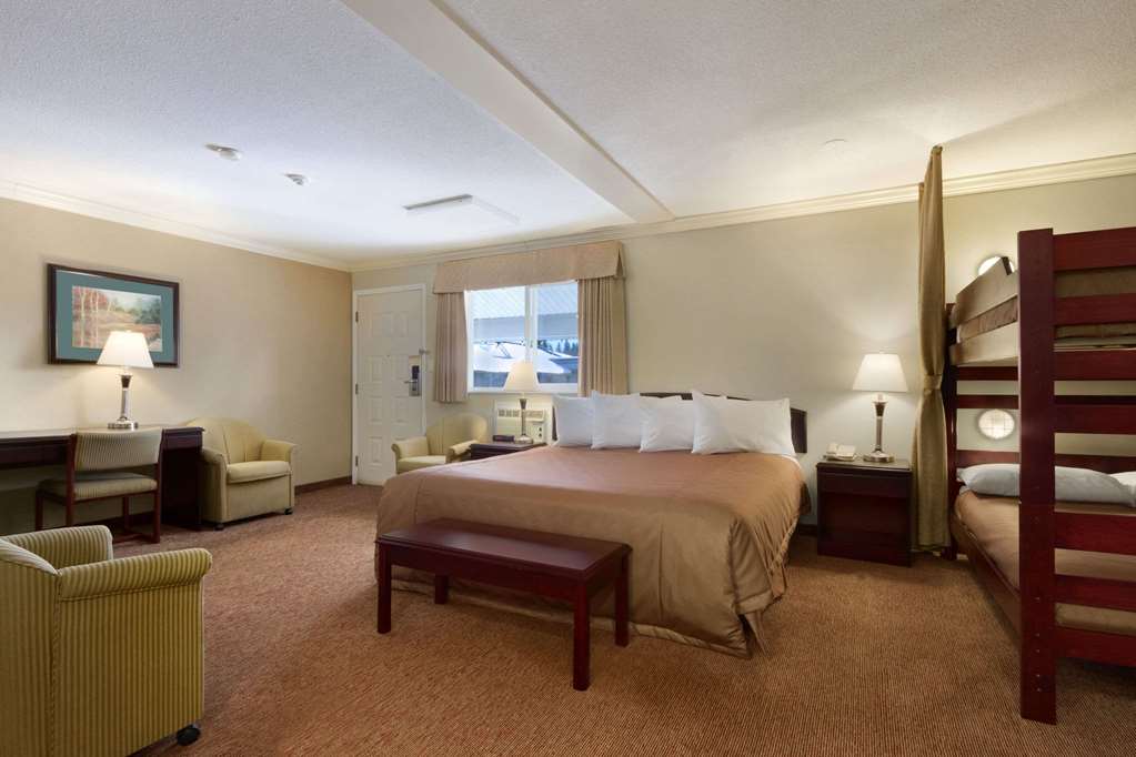 Travelodge by Wyndham Langley