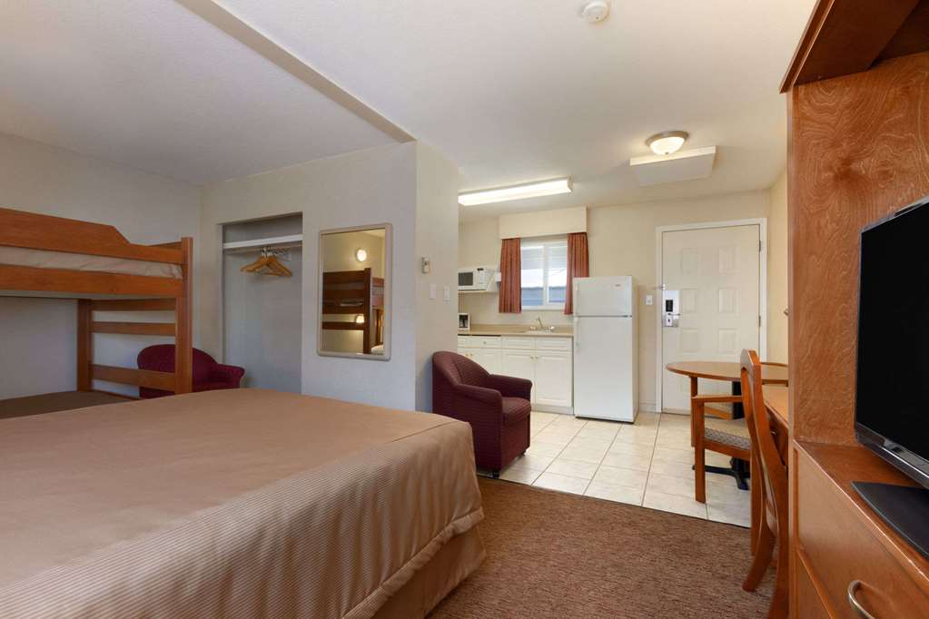 Travelodge by Wyndham Langley
