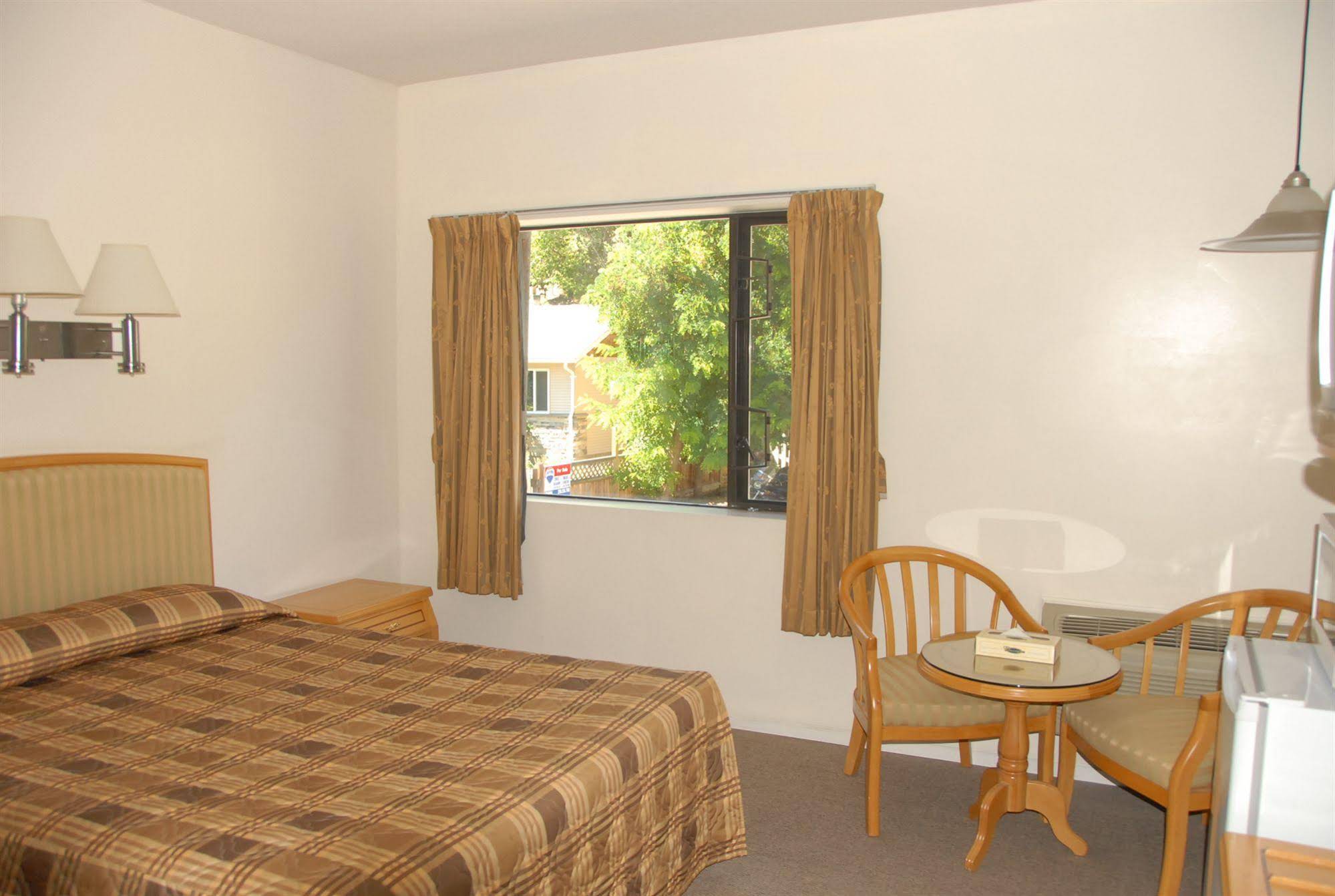 Hotel DeOro